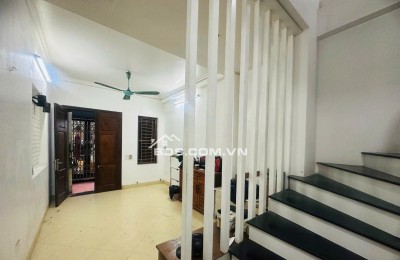 NHÀ ĐẸP NỞ HẬU - THIẾT KẾ HIỆN ĐẠI- SÁCH VALI ĐẾN Ở NGAY